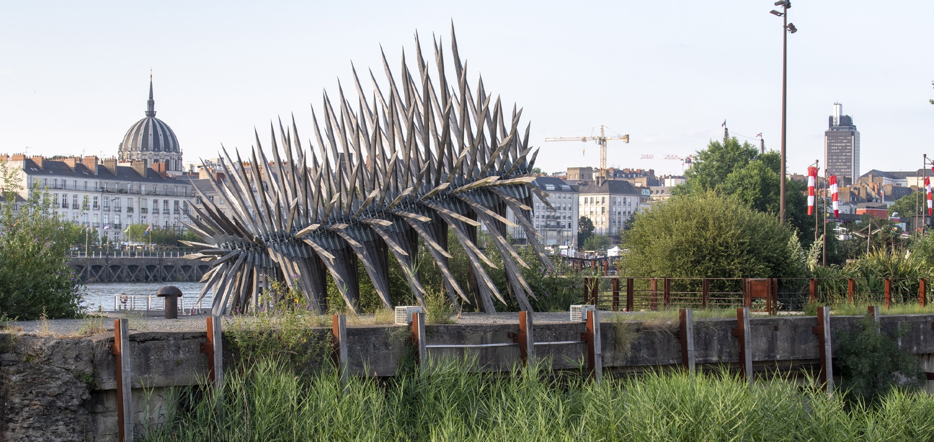 Nantes: Fragilisée par les vents, la grue jaune va faire l'objet d